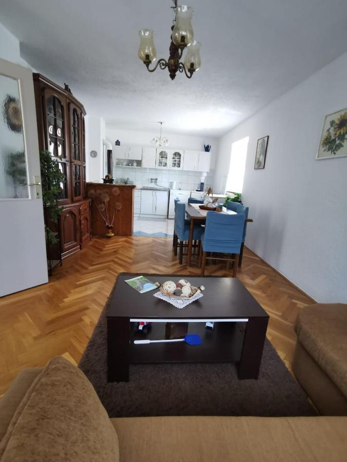 Apartman Pavelić Lovinac  Zewnętrze zdjęcie
